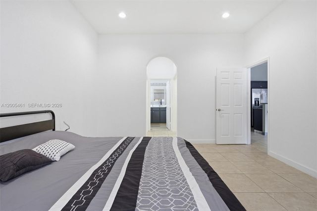 3518 W 86th Ter, Hialeah, FL 33018