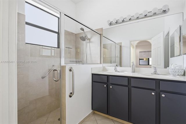 3518 W 86th Ter, Hialeah, FL 33018