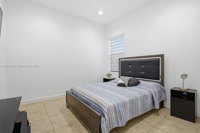 3518 W 86th Ter, Hialeah, FL 33018