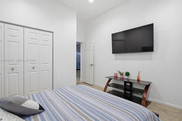 3518 W 86th Ter, Hialeah, FL 33018