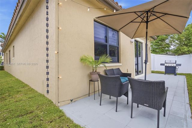 3518 W 86th Ter, Hialeah, FL 33018