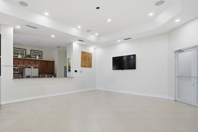 3518 W 86th Ter, Hialeah, FL 33018