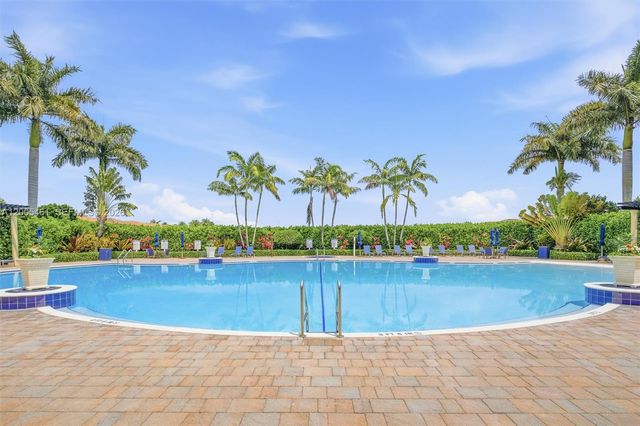 3518 W 86th Ter, Hialeah, FL 33018