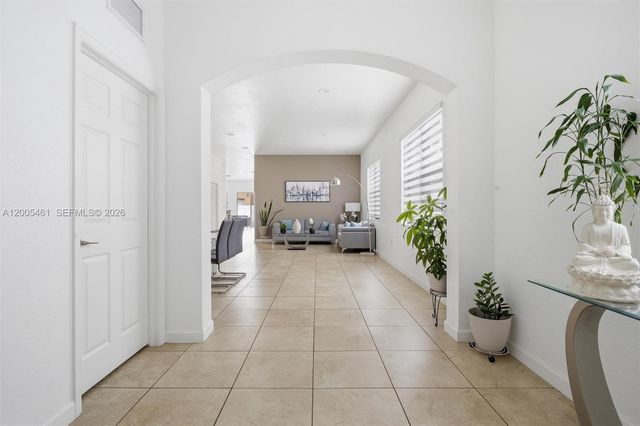 3518 W 86th Ter, Hialeah, FL 33018