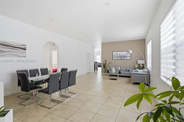 3518 W 86th Ter, Hialeah, FL 33018