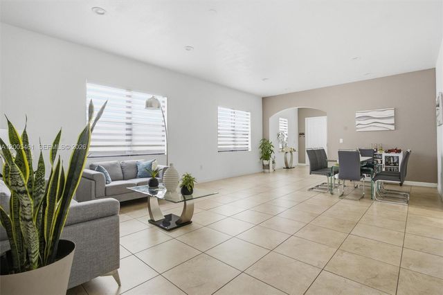 3518 W 86th Ter, Hialeah, FL 33018