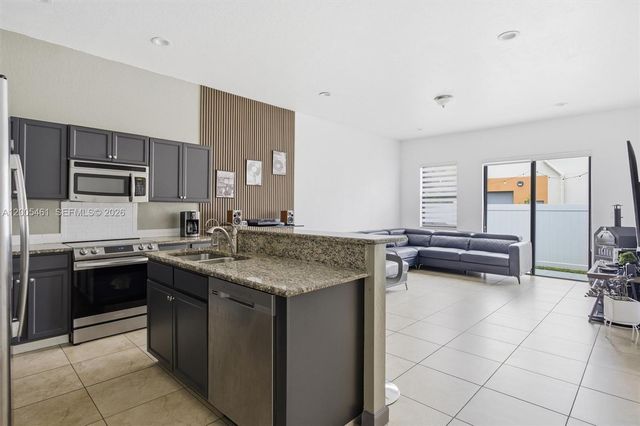 3518 W 86th Ter, Hialeah, FL 33018