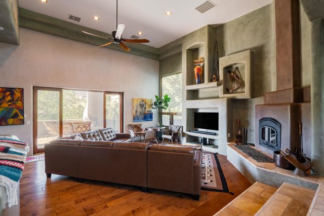 22 Tierra Monte Street NE, Albuquerque, NM 87122