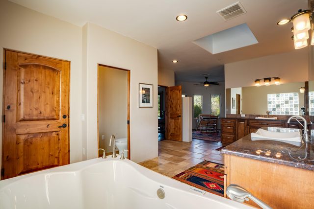 22 Tierra Monte Street NE, Albuquerque, NM 87122