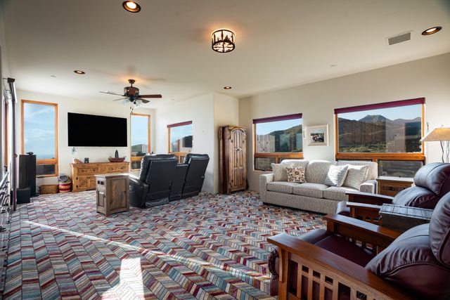 22 Tierra Monte Street NE, Albuquerque, NM 87122