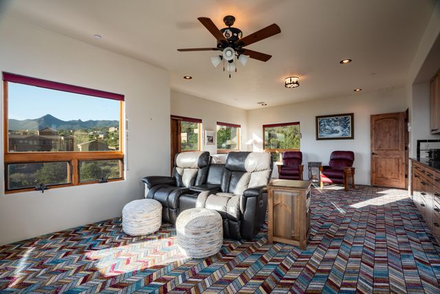 22 Tierra Monte Street NE, Albuquerque, NM 87122