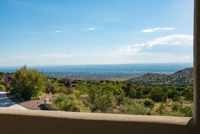 22 Tierra Monte Street NE, Albuquerque, NM 87122