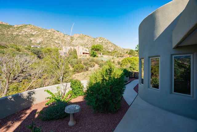 22 Tierra Monte Street NE, Albuquerque, NM 87122