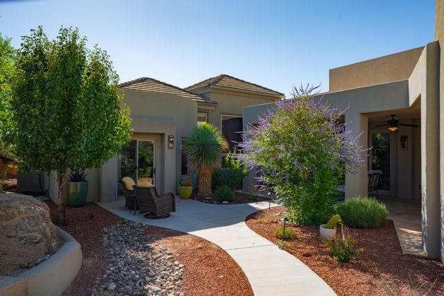 22 Tierra Monte Street NE, Albuquerque, NM 87122