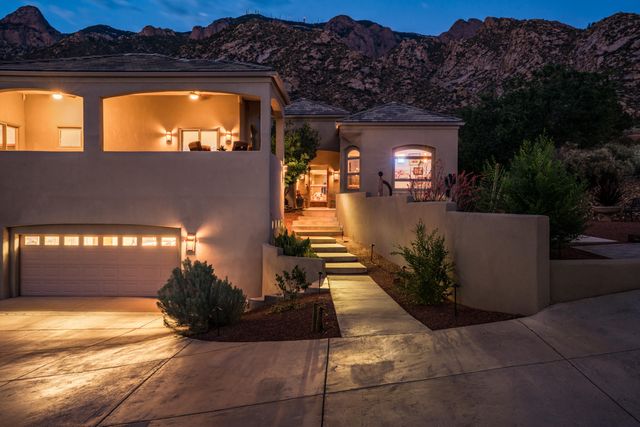 22 Tierra Monte Street NE, Albuquerque, NM 87122