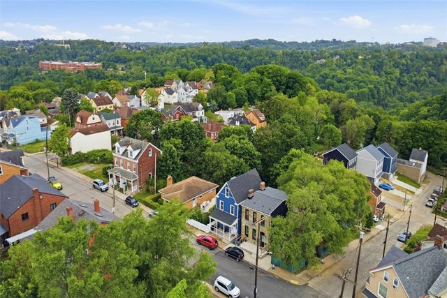 504 Natchez St, Mt Washington, PA 15211