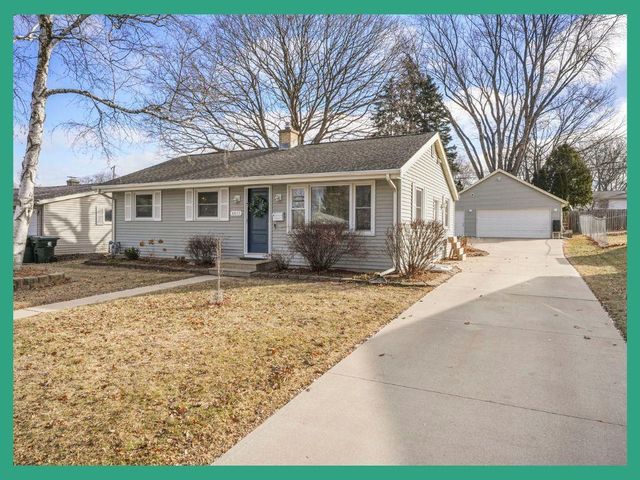 4617 School Road, Madison, WI 53704