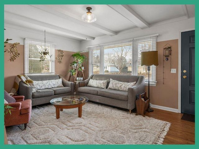 4617 School Road, Madison, WI 53704