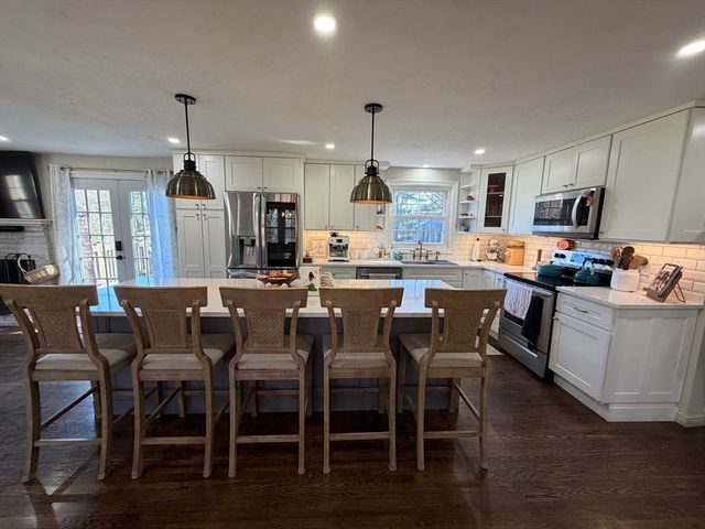 485 Hartford Ave, Uxbridge, MA 01569