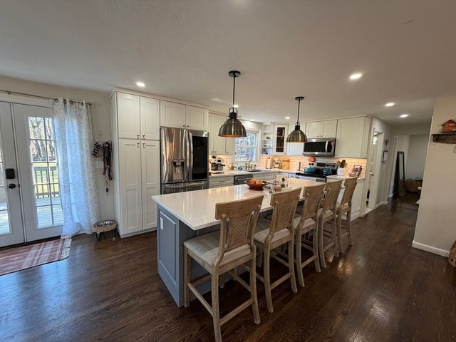 485 Hartford Ave, Uxbridge, MA 01569