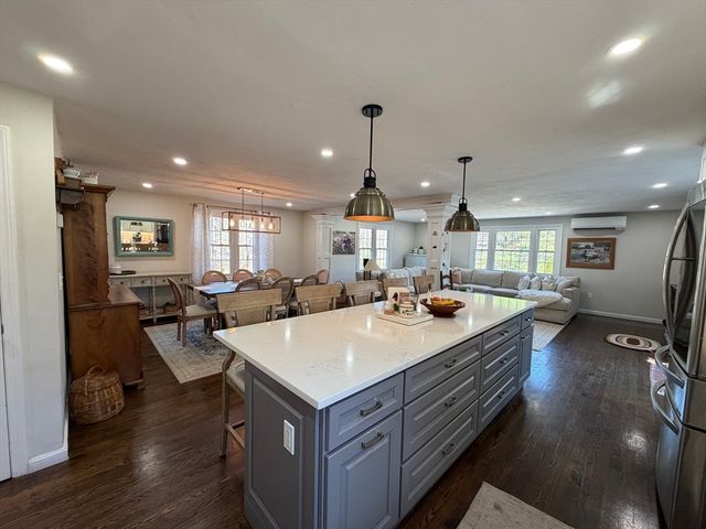 485 Hartford Ave, Uxbridge, MA 01569