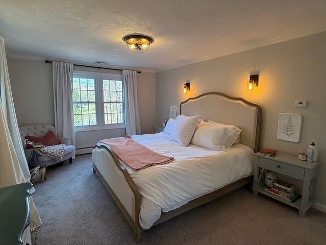 485 Hartford Ave, Uxbridge, MA 01569