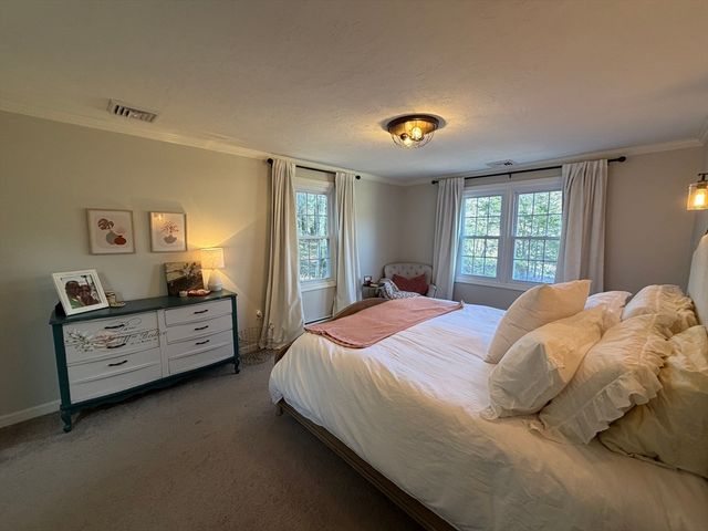 485 Hartford Ave, Uxbridge, MA 01569