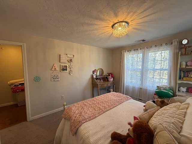 485 Hartford Ave, Uxbridge, MA 01569