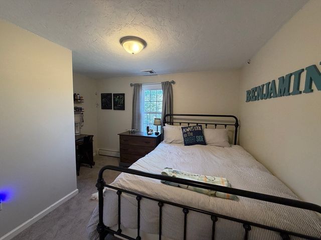 485 Hartford Ave, Uxbridge, MA 01569