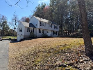 485 Hartford Ave, Uxbridge, MA 01569