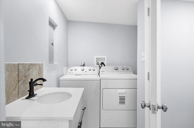 733 W COUNTY LINE RD, Hatboro, PA 19040