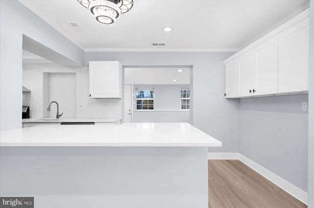 733 W COUNTY LINE RD, Hatboro, PA 19040