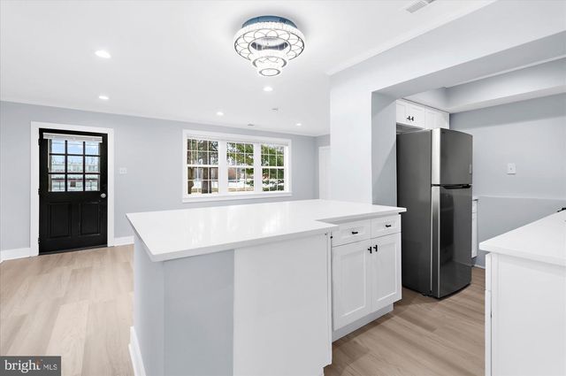 733 W COUNTY LINE RD, Hatboro, PA 19040