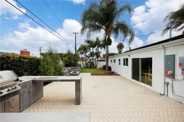 1582 Ponderosa Street, Costa Mesa, CA 92626