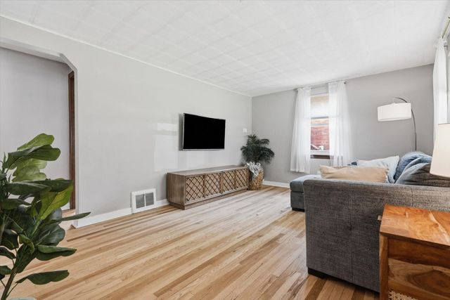 280 Barclay AVENUE, Forest Hills Boro, PA 15221