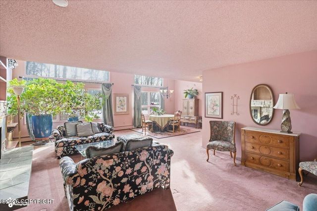 7714 Hennings Way, Anchorage, AK 99504