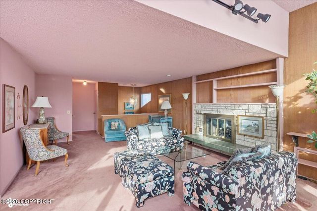 7714 Hennings Way, Anchorage, AK 99504