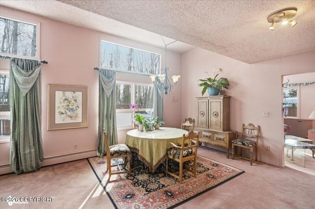 7714 Hennings Way, Anchorage, AK 99504