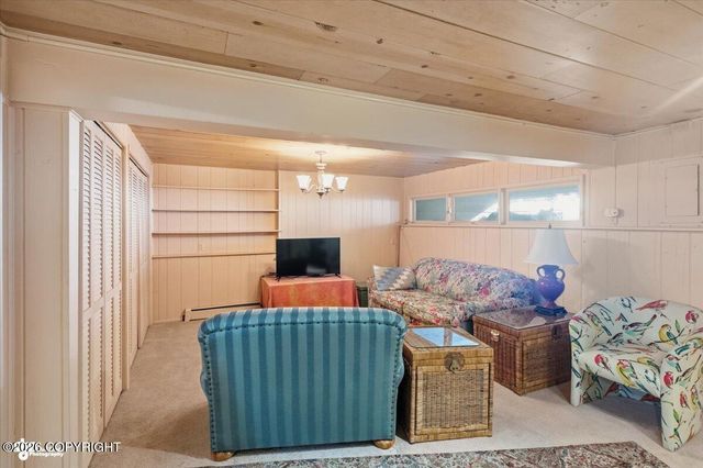 7714 Hennings Way, Anchorage, AK 99504