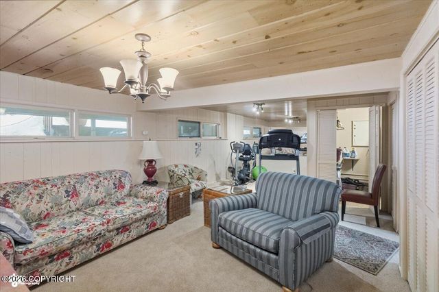 7714 Hennings Way, Anchorage, AK 99504