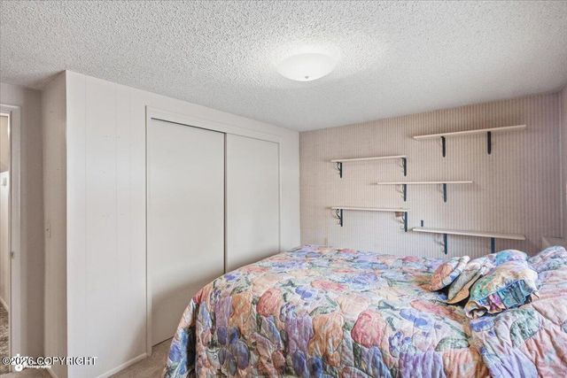 7714 Hennings Way, Anchorage, AK 99504