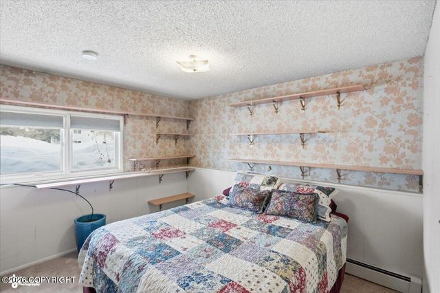 7714 Hennings Way, Anchorage, AK 99504