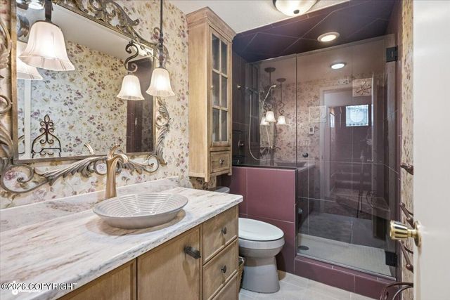 7714 Hennings Way, Anchorage, AK 99504