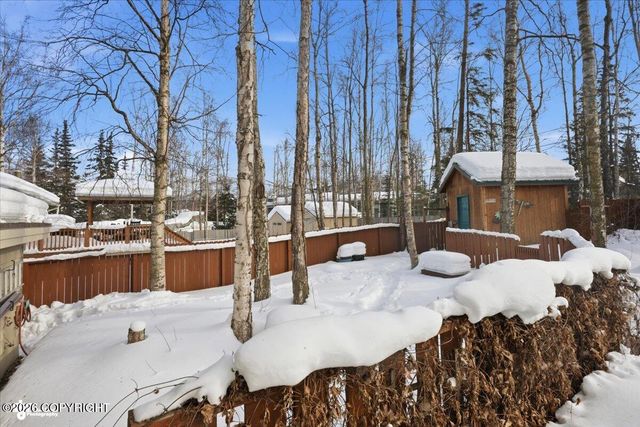 7714 Hennings Way, Anchorage, AK 99504