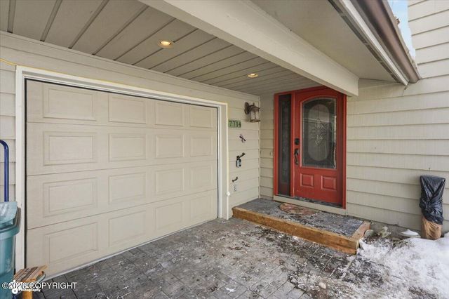 7714 Hennings Way, Anchorage, AK 99504