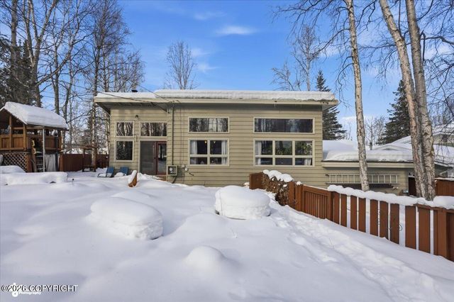 7714 Hennings Way, Anchorage, AK 99504