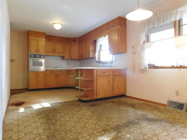 710 Sherwood Drive, Quincy, IL 62305