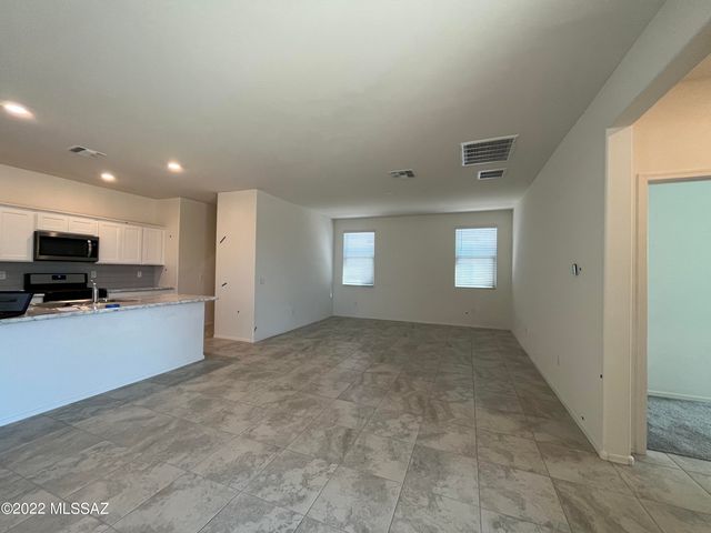 7846 S New Strike Way, Tucson, AZ 85747