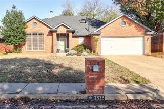 1313 Salem Avenue, Edmond, OK 73003
