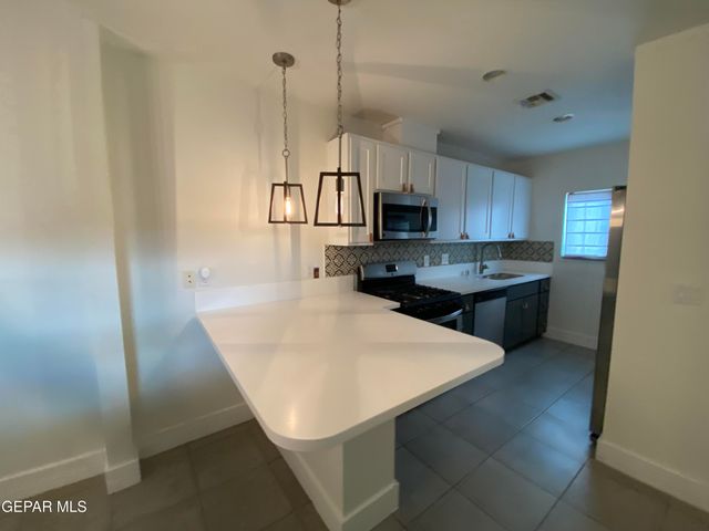 3604 KELTNER Avenue B, El Paso, TX 79904